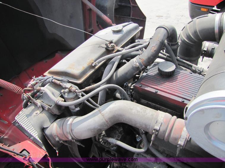 image for item 5039 2003 Kenworth Construct T600 semi truck