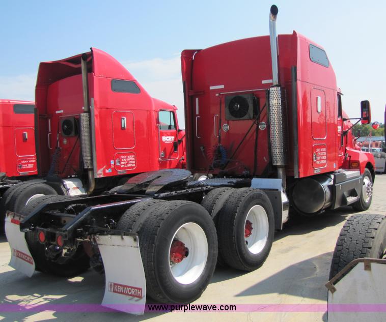 image for item 5040 2003 Kenworth Construct T600 semi truck