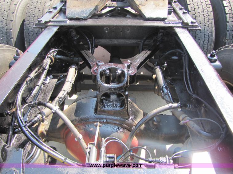 image for item 5040 2003 Kenworth Construct T600 semi truck