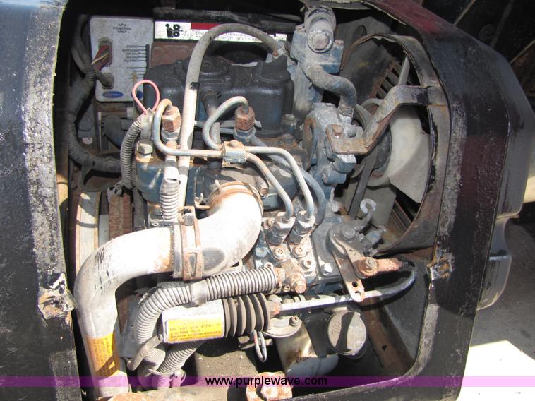 image for item 5040 2003 Kenworth Construct T600 semi truck