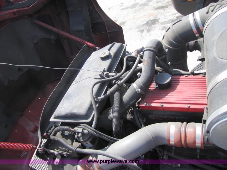 image for item 5040 2003 Kenworth Construct T600 semi truck