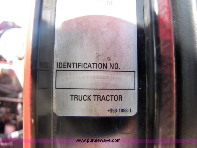 image for item 5040 2003 Kenworth Construct T600 semi truck