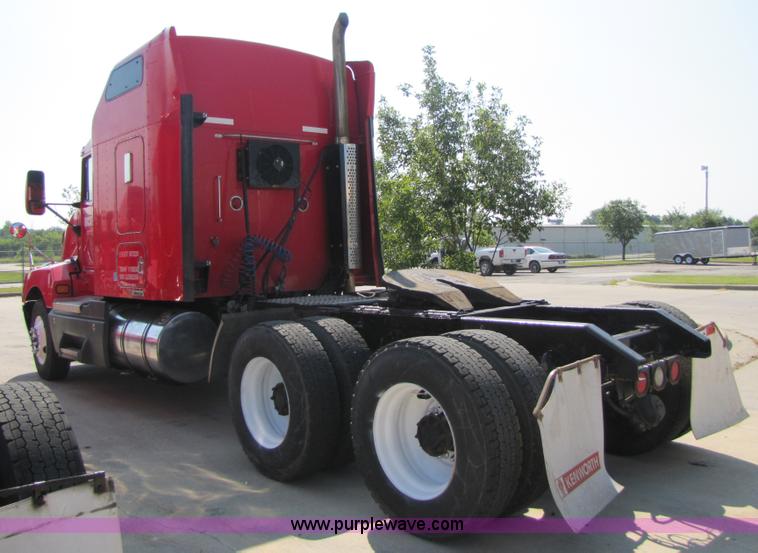 image for item 5041 2003 Kenworth Construct T600 semi truck