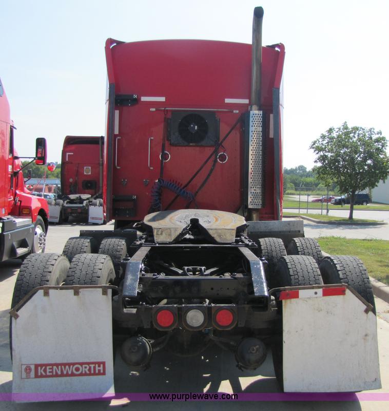 image for item 5041 2003 Kenworth Construct T600 semi truck