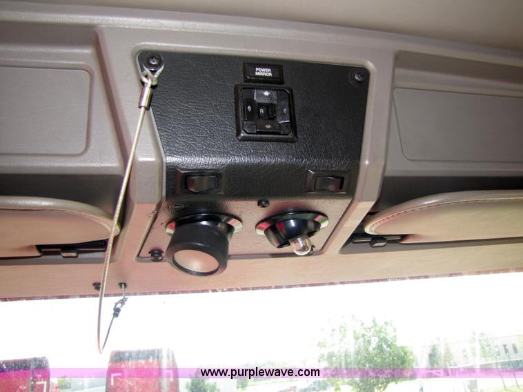 image for item 5041 2003 Kenworth Construct T600 semi truck