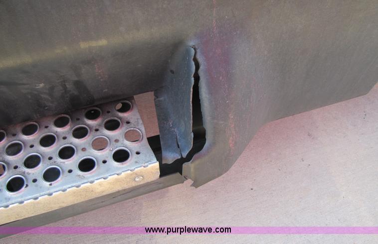 image for item 5041 2003 Kenworth Construct T600 semi truck