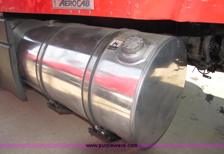 image for item 5041 2003 Kenworth Construct T600 semi truck