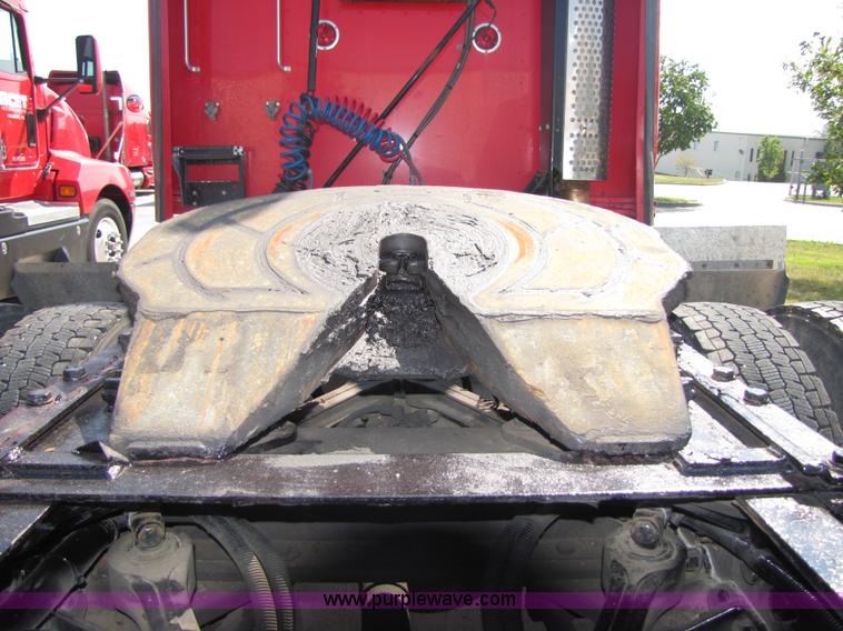 image for item 5041 2003 Kenworth Construct T600 semi truck