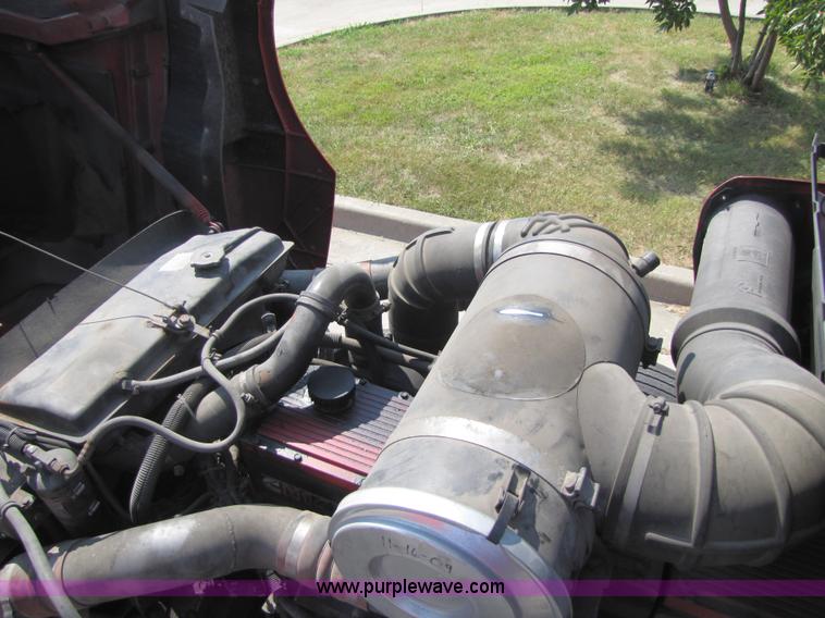 image for item 5041 2003 Kenworth Construct T600 semi truck