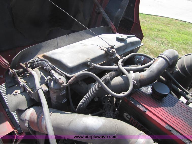 image for item 5041 2003 Kenworth Construct T600 semi truck