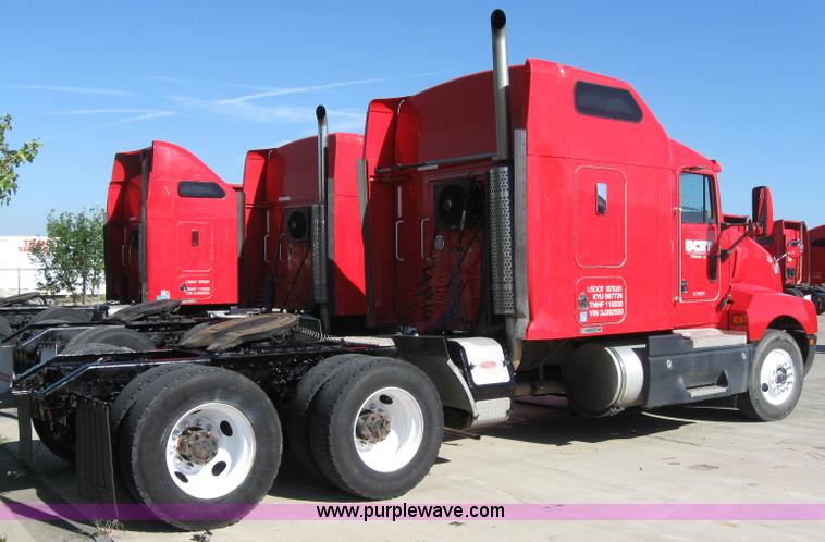 image for item 5042 2003 Kenworth Construct T600 semi truck