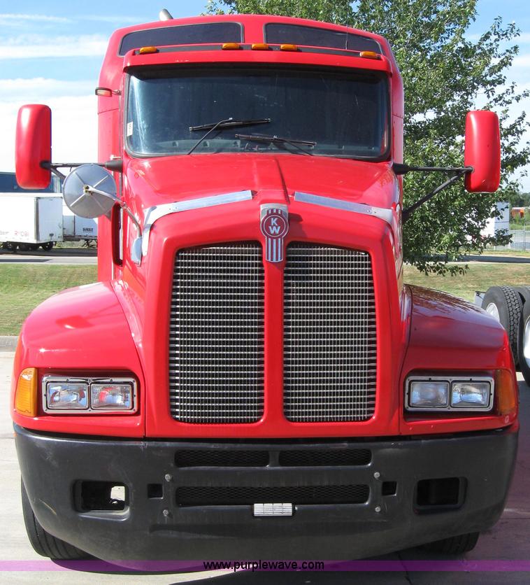 image for item 5042 2003 Kenworth Construct T600 semi truck