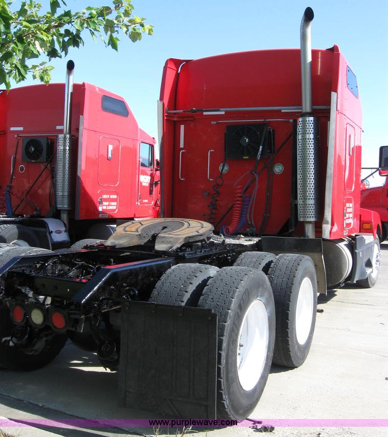 image for item 5042 2003 Kenworth Construct T600 semi truck