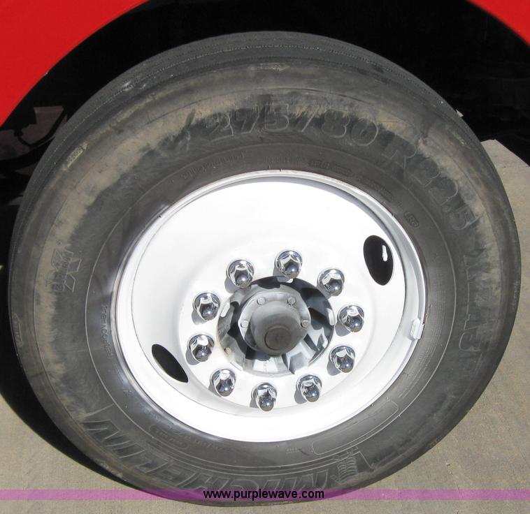 image for item 5042 2003 Kenworth Construct T600 semi truck