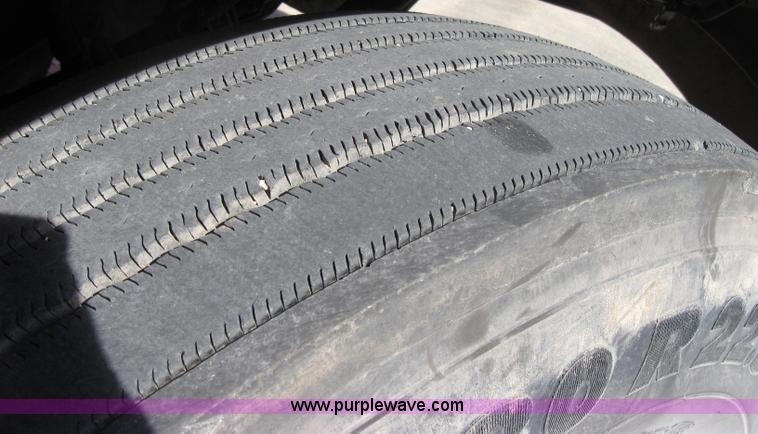 image for item 5042 2003 Kenworth Construct T600 semi truck