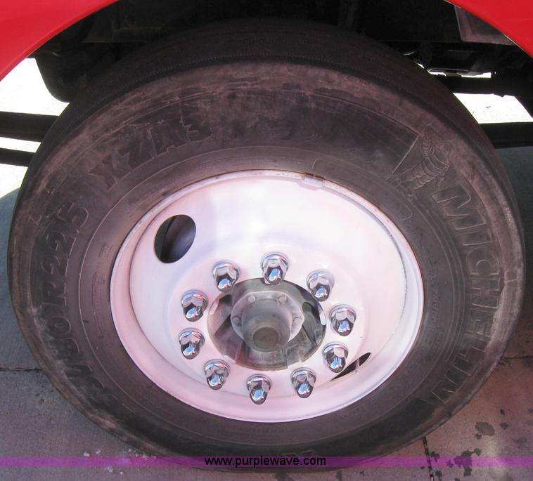 image for item 5042 2003 Kenworth Construct T600 semi truck