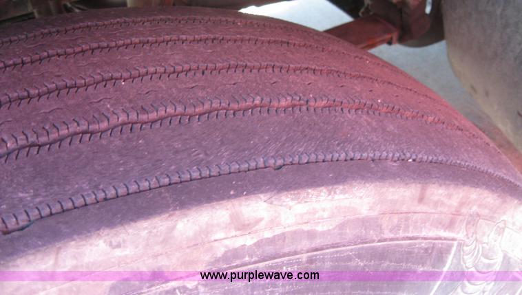 image for item 5042 2003 Kenworth Construct T600 semi truck