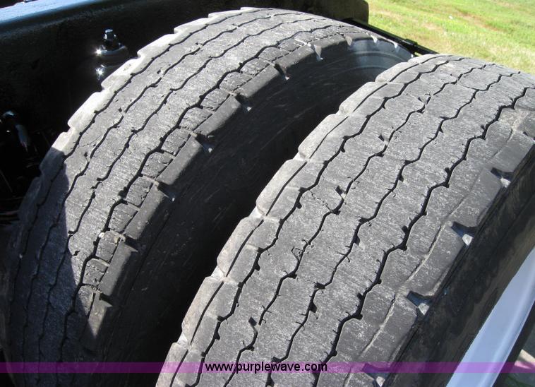 image for item 5042 2003 Kenworth Construct T600 semi truck