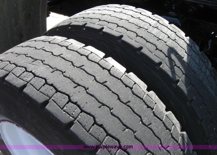 image for item 5042 2003 Kenworth Construct T600 semi truck