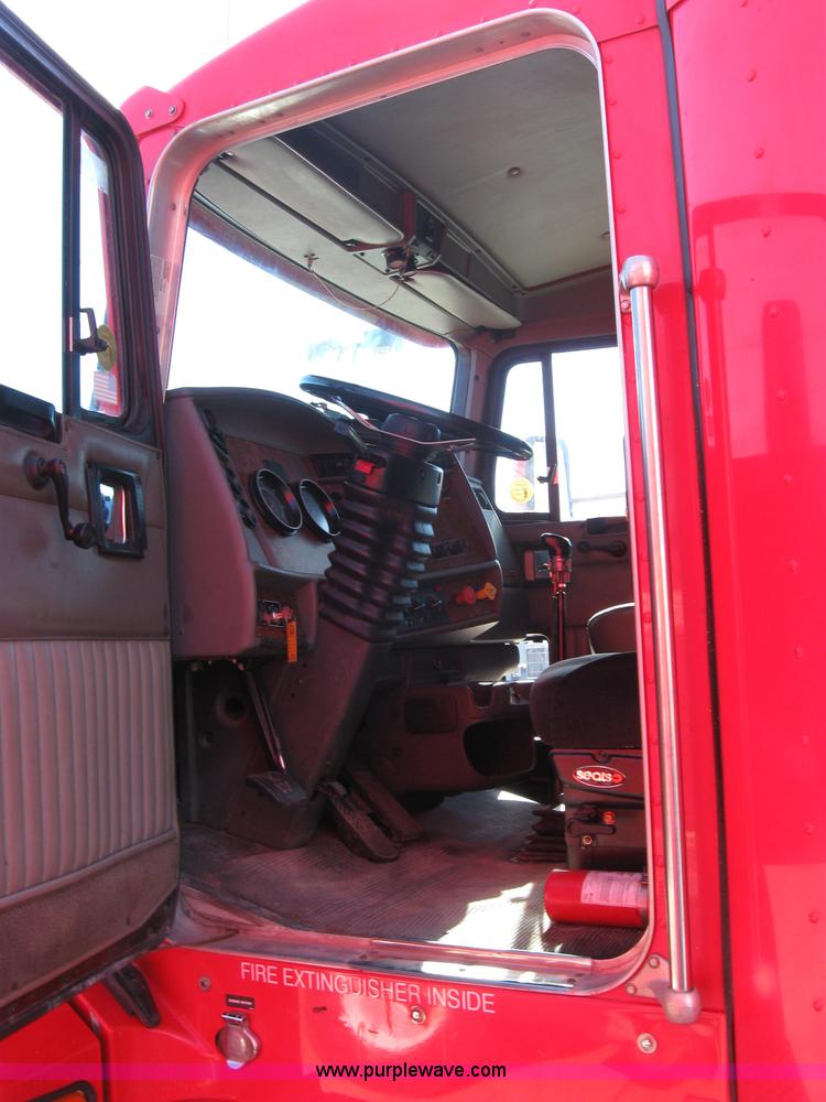 image for item 5042 2003 Kenworth Construct T600 semi truck