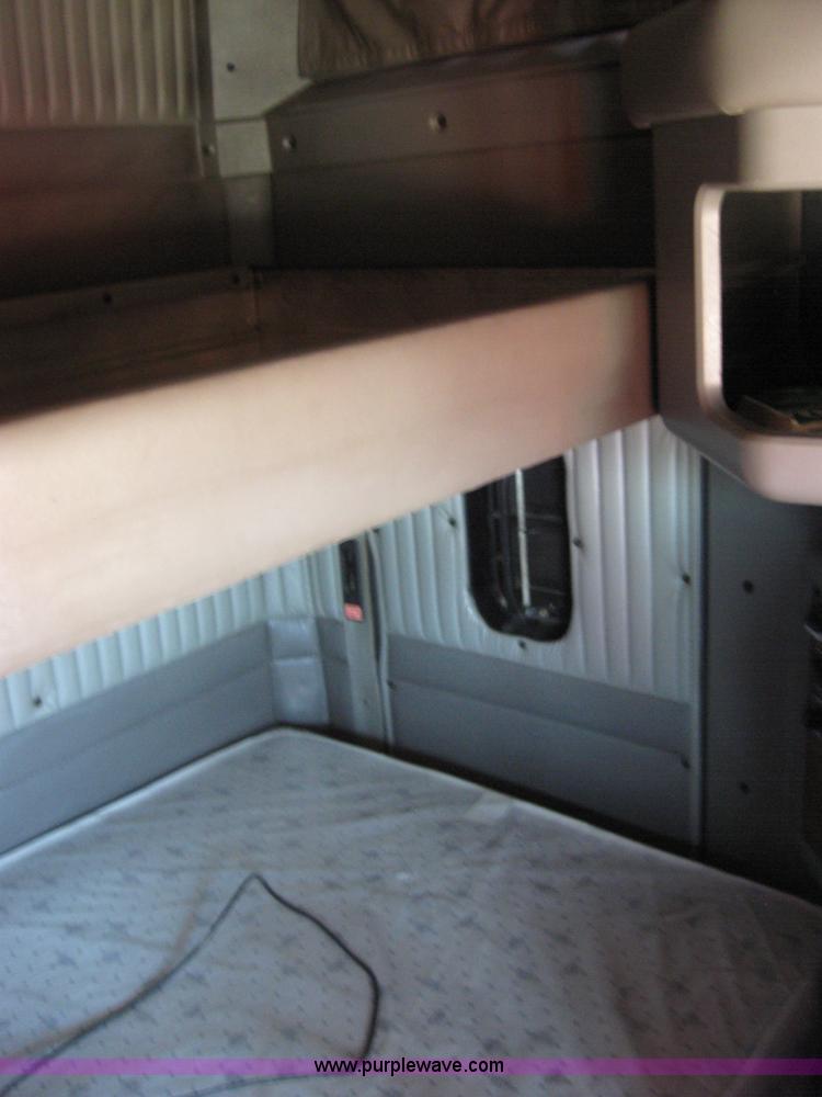 image for item 5042 2003 Kenworth Construct T600 semi truck