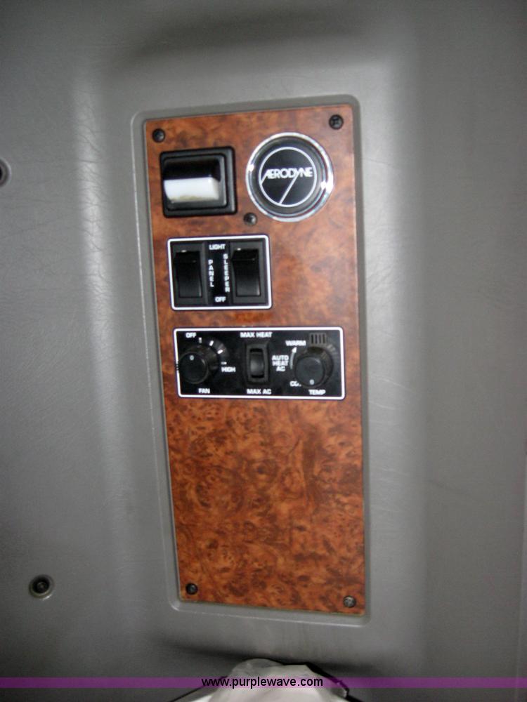 image for item 5042 2003 Kenworth Construct T600 semi truck