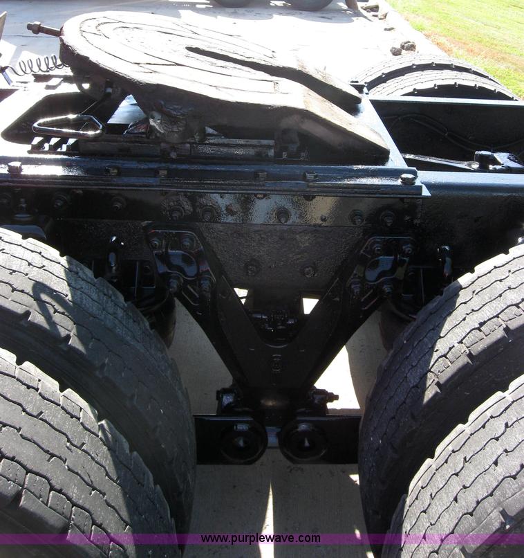 image for item 5042 2003 Kenworth Construct T600 semi truck