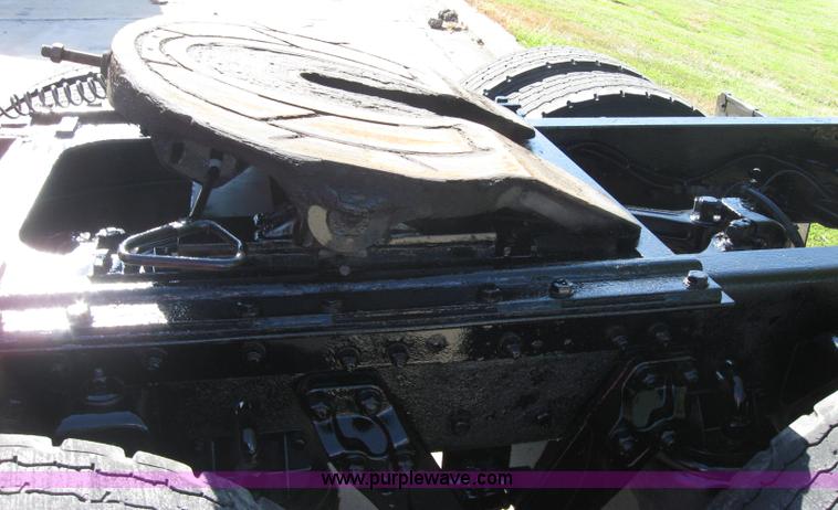 image for item 5042 2003 Kenworth Construct T600 semi truck