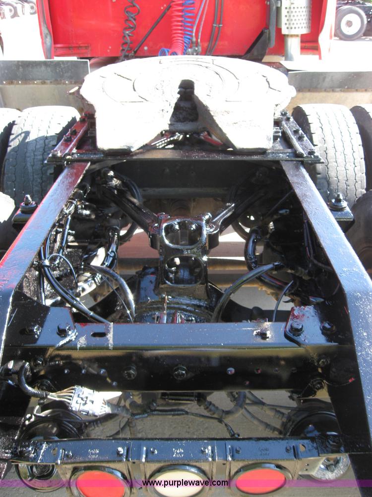 image for item 5042 2003 Kenworth Construct T600 semi truck