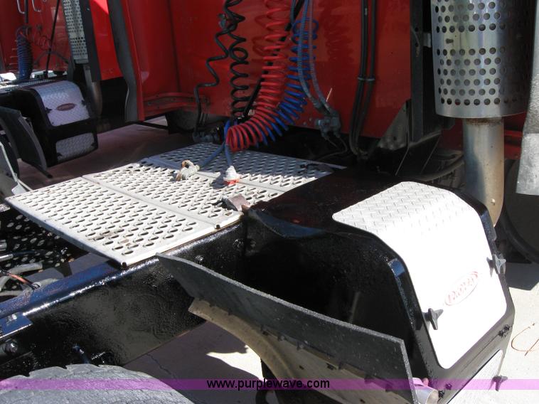 image for item 5042 2003 Kenworth Construct T600 semi truck