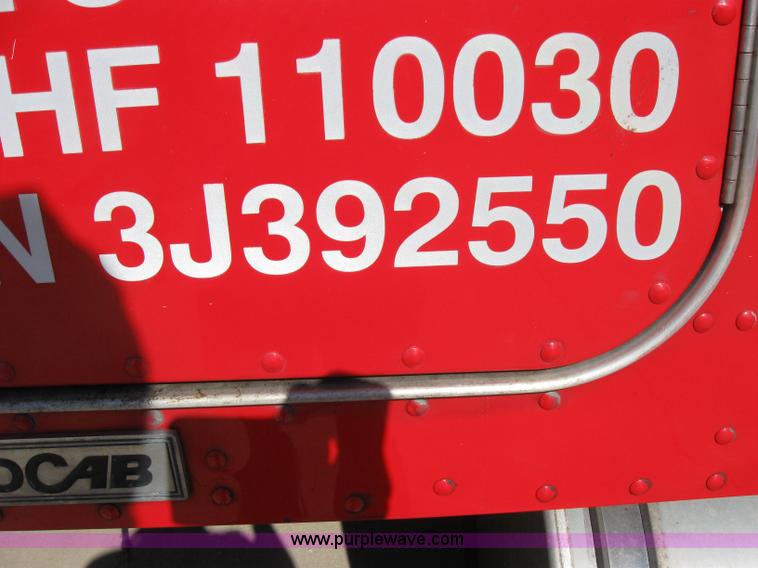 image for item 5042 2003 Kenworth Construct T600 semi truck