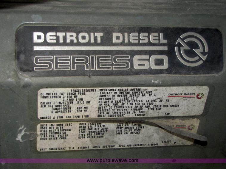 image for item 5043 2001 International 9400i semi truck