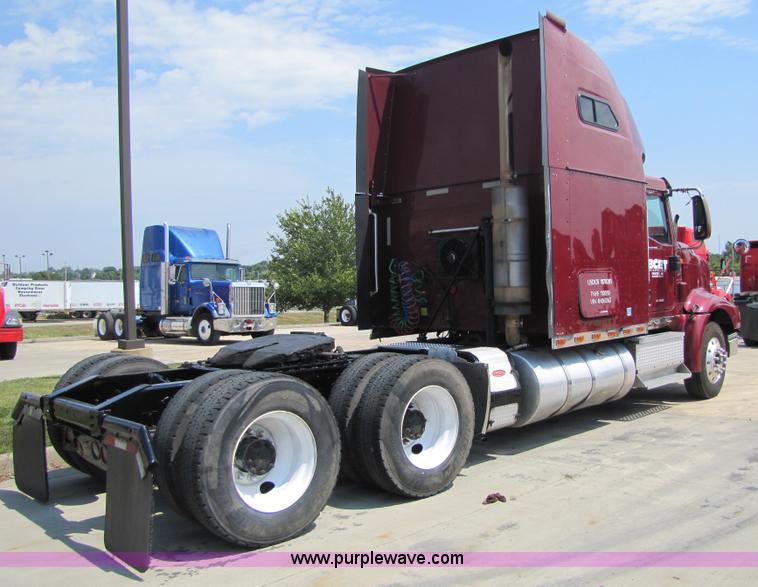 image for item 5044 2004 International 9400i Eagle semi truck