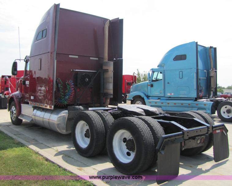 image for item 5044 2004 International 9400i Eagle semi truck