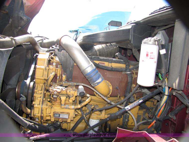 image for item 5044 2004 International 9400i Eagle semi truck