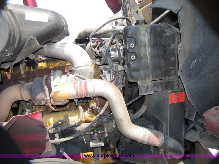 image for item 5044 2004 International 9400i Eagle semi truck