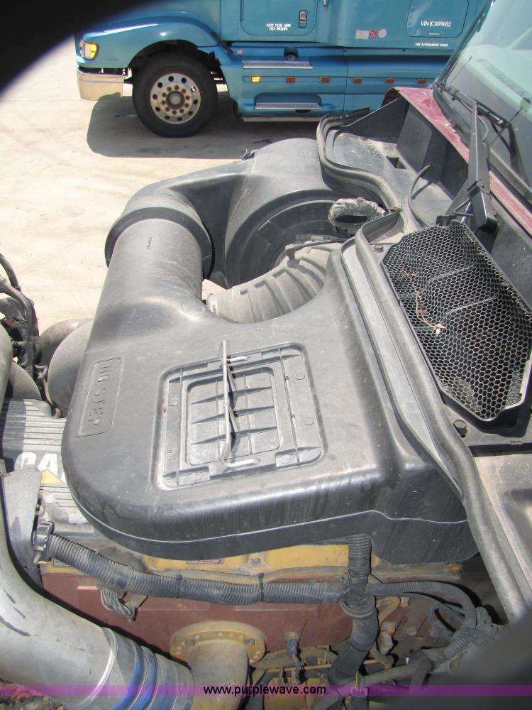 image for item 5044 2004 International 9400i Eagle semi truck