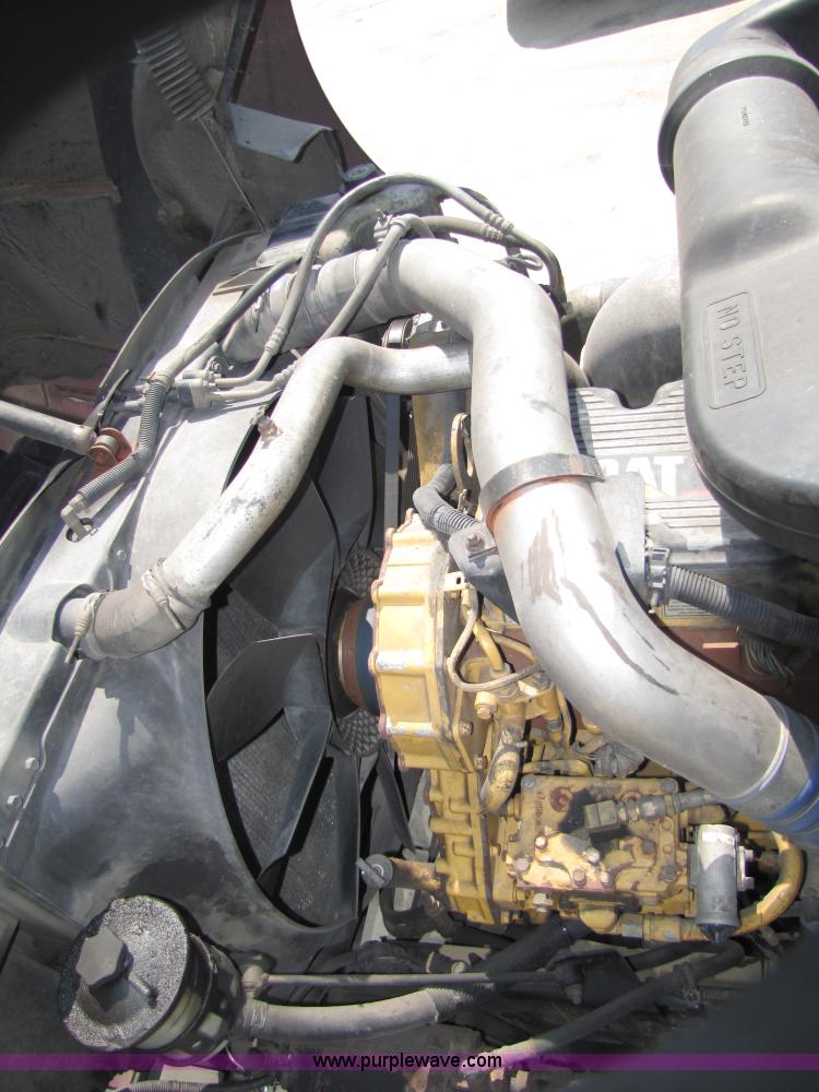 image for item 5044 2004 International 9400i Eagle semi truck