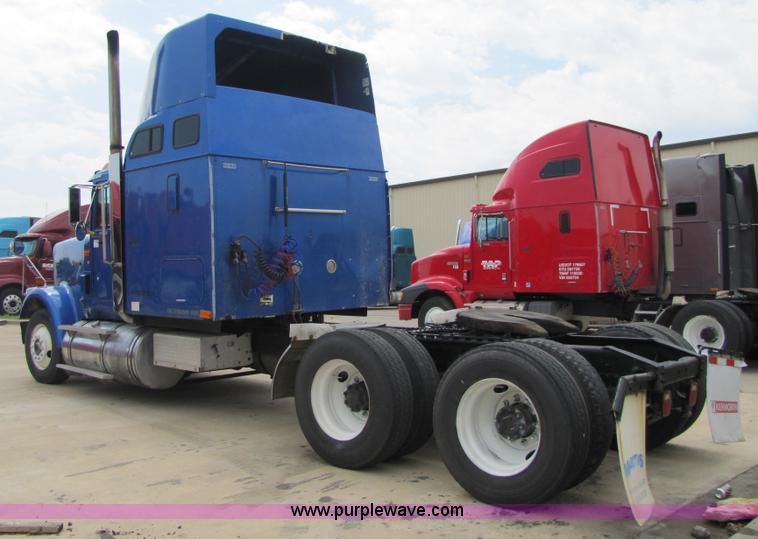 image for item 5045 1997 International Series 9300 semi truck