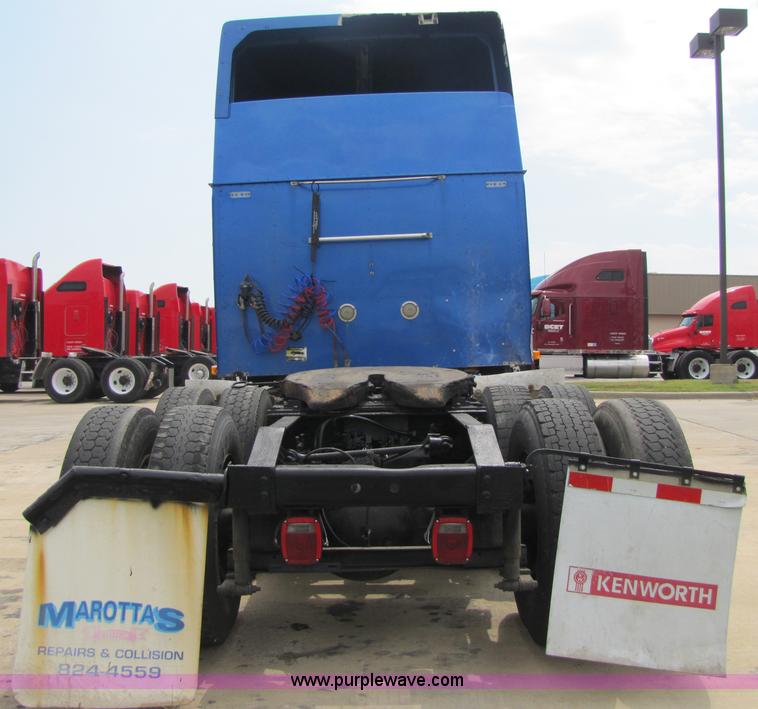 image for item 5045 1997 International Series 9300 semi truck