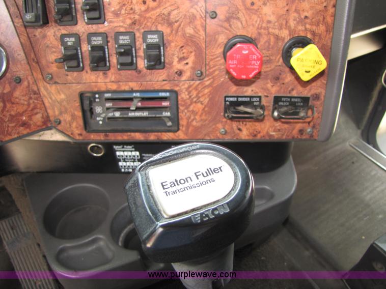 image for item 5045 1997 International Series 9300 semi truck