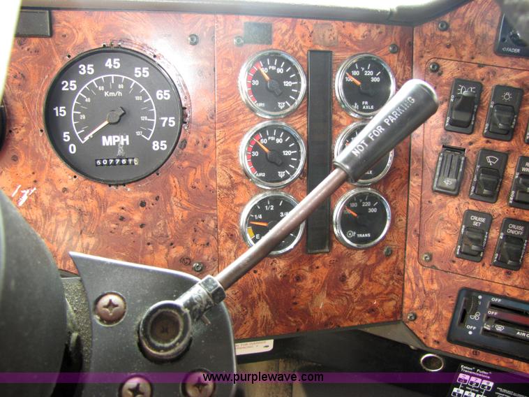 image for item 5045 1997 International Series 9300 semi truck