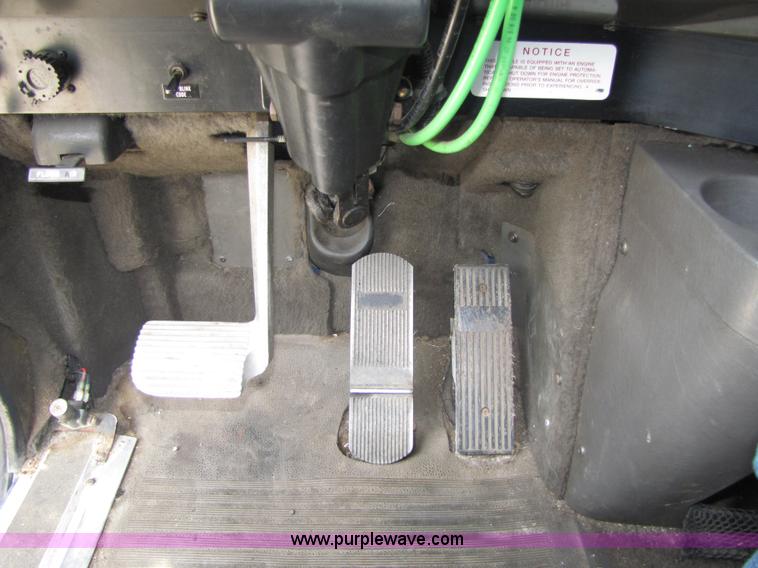 image for item 5045 1997 International Series 9300 semi truck