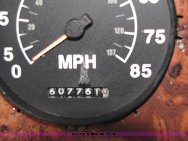 image for item 5045 1997 International Series 9300 semi truck