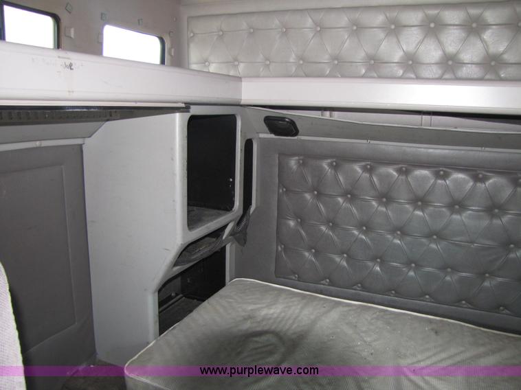 image for item 5045 1997 International Series 9300 semi truck