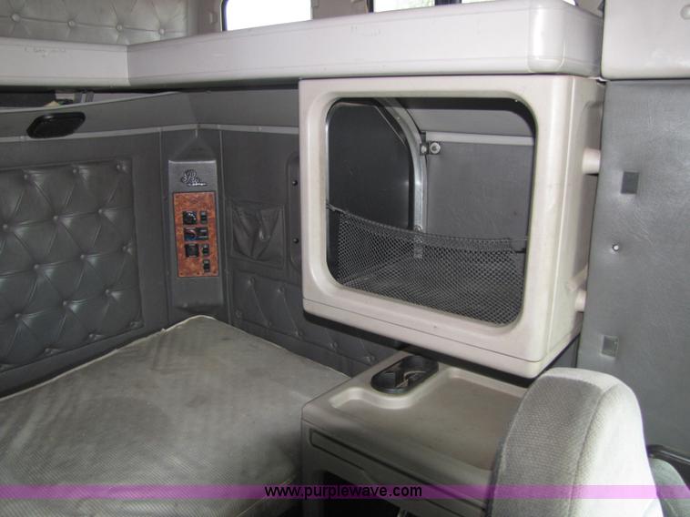 image for item 5045 1997 International Series 9300 semi truck