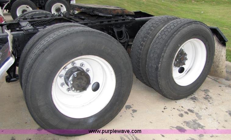 image for item 5045 1997 International Series 9300 semi truck