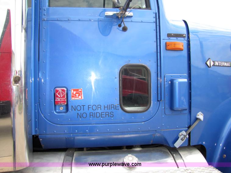 image for item 5045 1997 International Series 9300 semi truck