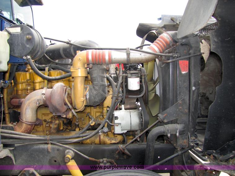 image for item 5045 1997 International Series 9300 semi truck