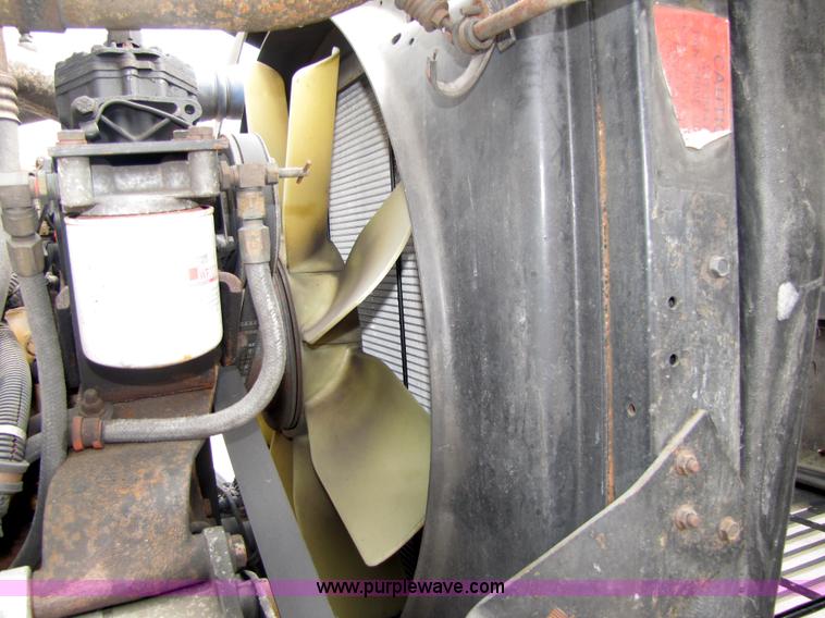 image for item 5045 1997 International Series 9300 semi truck